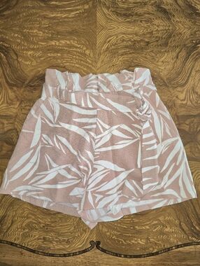 Lush Dusty Pink Tropical Palm Print Paperbag Waist Shorts, Women's Size S.